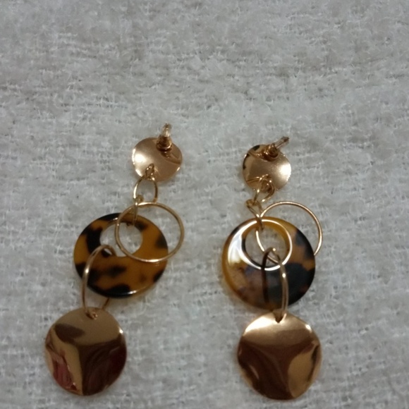 Earings - Picture 3 of 4